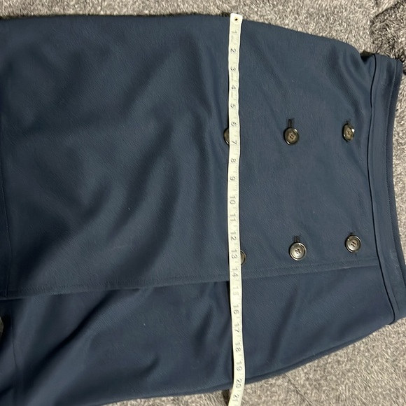 Banana Republic navy blue lined skirt with buttons - Picture 15 of 15